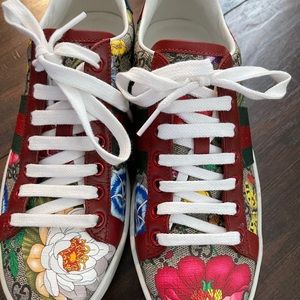 Gucci Women's Ace GG Flora Sneaker